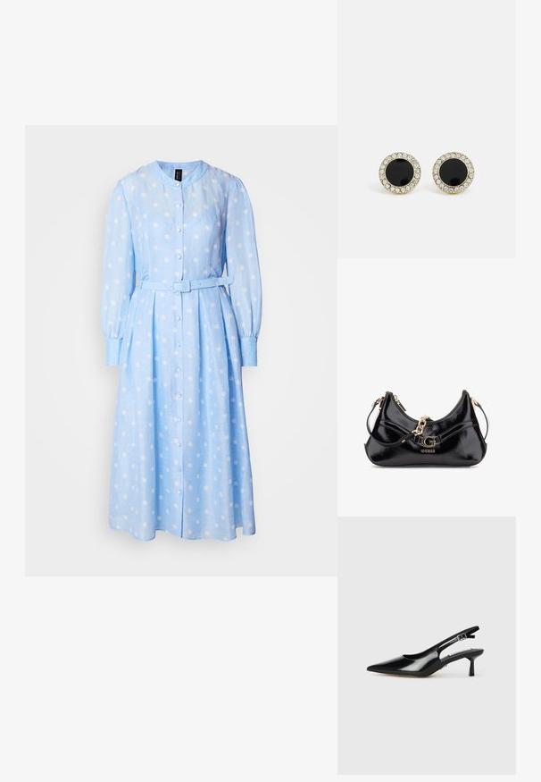 Světle modré šaty s dlouhým rukávem a bílými puntíky, s knoflíkovou přední částí a páskem v pase. Mají kulatý límec a skládánou sukni.; Černé lakované lodičky se špičatou špičkou, tenkým podpatkem a nastavovacím sponou. Hladký povrch s minimálními detaily.; Lístkový kabelka z černého lakovaného kůže s klenutým designem, zlatými kovovými doplňky a výrazným logem. Obsahuje odnímatelný popruh na rameno.; DKNY INLAY STUD - Náušnice - black/gold-coloured