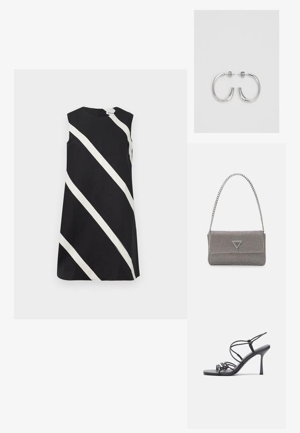 Juoda be rankovių suknelė su plačiomis baltomis įstrižainėmis ir apvaliu iškirpimu.; Juodos aukštakulnės sandalai pasižymi plonyčiais dirželiais su mazgo dizainu, lygiu kvadratiniu pirštu ir elegantišku stiletto kulnu.; Šviesiai pilka metalinė rankinė su grandinėlės dirželiu, papuošta mažais apvaliais metaliniais smeigėmis ir trikampiu prekės ženklu.; Sidabriniai lankelio formos auskarai su lygiu, blizgiu paviršiumi, išlenktos formos ir su užsegimu. Minimalistinio dizaino su moderniu apdaila.