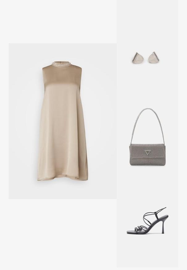 Bež haljina bez rukava s okruglim izrezom, izrađena od glatkog materijala, s teksturiranim kragnom ukrašenim malim perlama.; Crne sandale na visokoj potpetici imaju tanke trake s čvorastim dizajnom, glatki kvadratni vrh i elegantnu stiletto petu.; Svijetlosivi metalik ruksač s lancem, ukrašen malim okruglim metalnim zakovicama i trokutastim logotipom marke.; Srebrne metalne naušnice s glatkim, oblikom suze i poliranim završetkom. Suptilni utori dodaju detalje. Minimalistički dizajn.