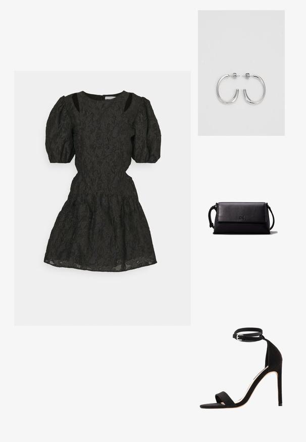 Mustmustäheline kleit, millel on puhvärvid, sobiv rinnaosa ja laiendav seelik. Õlavarre massiividel lõikeaktsendid. Seljaosa lukuga kinnitamine.; Mustad nahast kõrged kontsad, millel on lihtne rihma disain, avatud varvas ja pahkluu rihm, millel on hõbedane pannal.; Mustast nahkclutch, millel on ristkülikuline kuju, sile tekstuur, lame klappkinnitus ja väike käepide külgedel. Omab peenelt logo.; Hõbedased rõngaskõrvarõngad, millel on sile ja läikiv pind. Ümar kuju, kerge disain, millel on post-tagumise kinnituse süsteem.