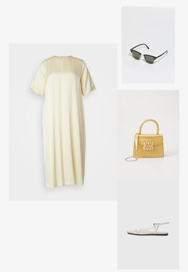 Rochie cu mânecă scurtă, până la genunchi, dintr-un material moale, de culoare galben deschis, cu o textură fină, guler rotund simplu și fermoar la spate.; Sandalie plate bej cu multiple bretele subțiri și o cataramă ajustabilă. Talpa este plată, cu un ușor contrast întunecat la margine.; Ochelari de soare negri și aurii cu lentile verzi, având o formă de ochi de pisică, accente metalice și un cadru texturat.; Geantă galbenă din faux-crocodil cu un design structurat, mână superioară, curea detașabilă cu lanț și embellisment decorativ cu cristale pe închidere.