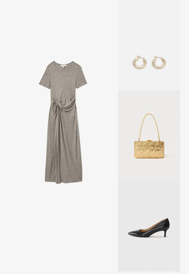 Szürke pólóruha puha, rugalmas anyagból. Rövid ujjai vannak, kerek nyakkivágással és oldalsó csomózott díszítéssel rendelkezik.; Fekete bőrpumpa hegyes orral, alacsony sarokkal és sima felülettel. Elöl enyhe nyílással rendelkezik, hátul pedig minimális részletezéssel.; Arany flitteres clutch táska, téglalap alakú, csavart lánckarabinerekkel és fém záródással, mely fényt tükröz a textúrált felületének köszönhetően.; Lauren Ralph Lauren BASIC SMALL HOOP - Fülbevalók - gold-coloured