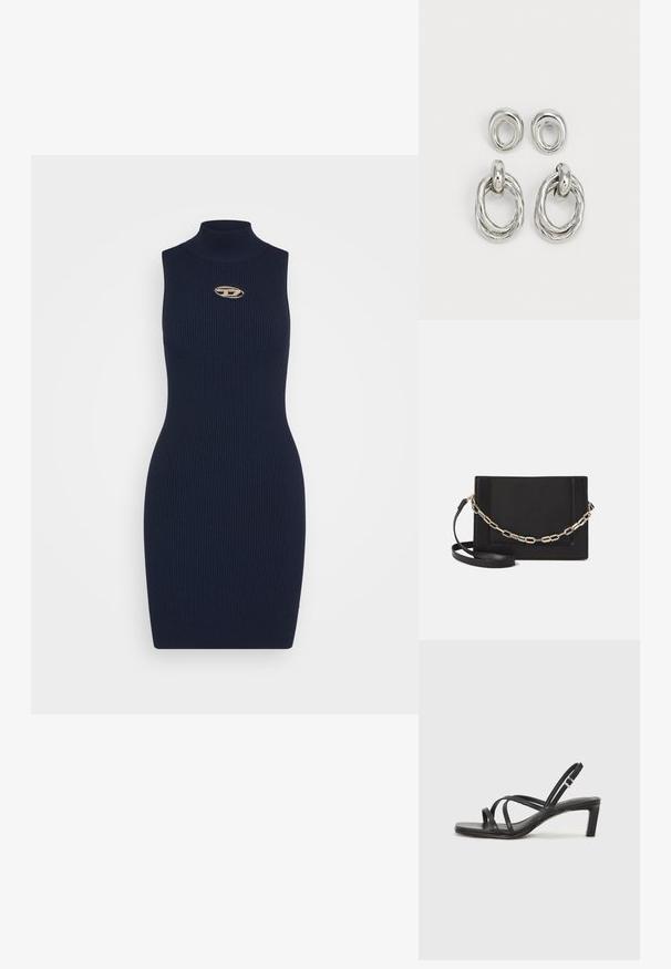 Tamsiai mėlynas suknelė be rankovių su aukštu kaklu ir auksiniu emblemos akcentu ant krūtinės. Medžiaga atrodo minkšta ir pritvirtinta.; Juodi šlepetės su kvadratiniu pirštu ir žemu bloku kulnu. Yra keli ploni dirželiai ir reguliuojamas kulkšnies diržas. Pagaminti iš lygios odos.; Juodas odinis per petį nešiojamas krepšys turi lygų paviršių, stačiakampio formą ir metalinę grandinėlę priekyje. Pridedama reguliuojama dirželis.; Sidabro spalvos metaliniai auskarai, turintys du dizainus: suktas apvalus žiedas ir lygus apvalus įrankis. Atspindintis paviršius padidina eleganciją.