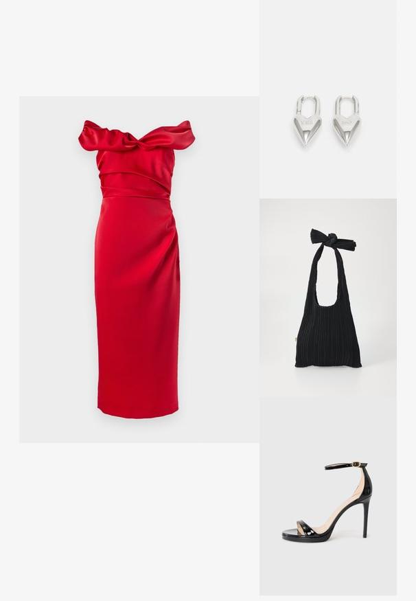 Punane satiinist kleit, mis on varrukateta disainiga, kokku kogutud bodice'i ja lipsu detailiga, liibuva vöökoha ja sirge seeliku ning sujuva silueti jaoks.; Mustmust mustkatega mustkets sõrmustega mustast lakitööst sukad, avatud varvastega ja peene stiletto kontsaga, lihtsal taustal.; Loeffler Randall BOBBY PLEATED TOTE - Käekott - black; Hõbedased südamekujulised lukuvidinad, millel on kohandatud "JAA" ja "EI" tekst, poleeritud viimistlus, sümmeetriline disain ja tugev metallist klamber.