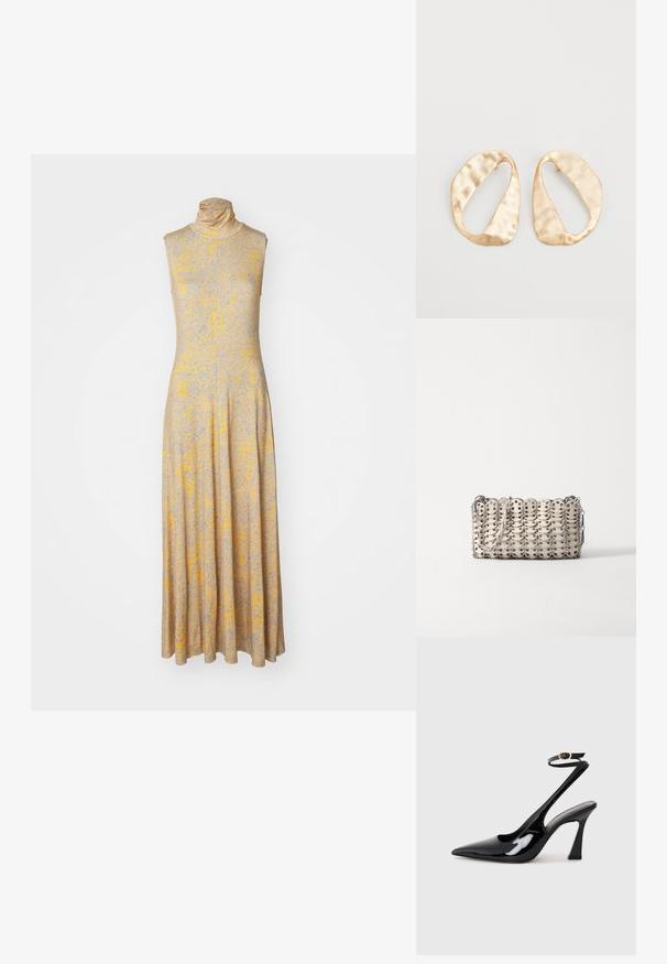 Bezrukávové šaty s vysokým golierom z svetlosivej látky s žltými a modrými kvetinovými vzormi; dlhá, rozšírená sukňa, hladká textúra.; Čierne lakované kožené lodičky na podpätku s špicatou špičkou, nastaviteľným popruhom okolo členka a stredne vysokým blokovým podpätkom. Hladký povrch s lesklým finišom.; Rabanne BAG - Kabelka - cream/silver; Pár nepravidelných oválnych zlatistých kovových náušníc s textúrovaným, mierne rozbitým povrchom na bielom pozadí.