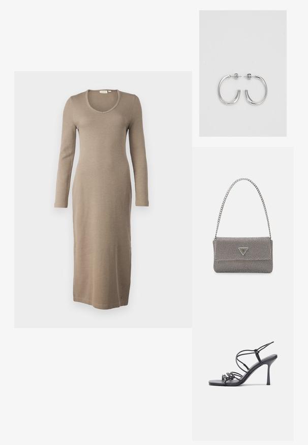 Hosszú ujjú bordás ruha világos taupe színben. Kerek nyakkivágással és egyenes szabással rendelkezik, a hem pedig térd alatt végződik.; Fekete magas sarkú szandálok vékony pántokkal, csomózott mintával, sima négyzetes orral és karcsú stiletto sarkal rendelkeznek.; Világosszürke fémes kézitáska lánc pánttal, kis kör alakú fém kifinomult díszítéssel és háromszög alakú márkagéppel.; Ezüst karika fülbevalók sima, fényes felülettel, ívelt formával és postazáras zárral. Minimalista, modern kivitel.