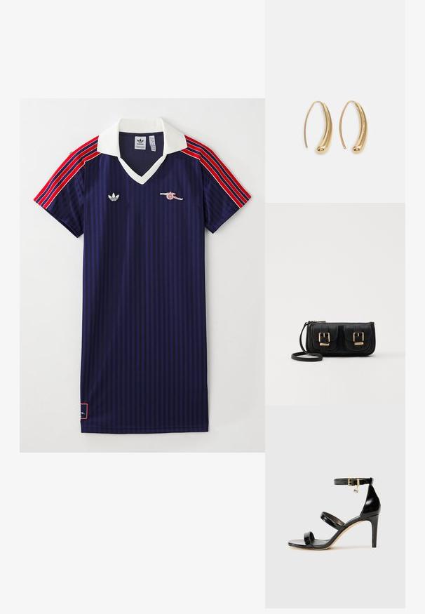 Sötétkék futballmez függőleges csíkokkal, fehér gallérral, piros és fehér csíkozott ujjakkal, Adidas és Arsenal logókkal, valamint címkével az alján.; Fekete lakk bőr szandál három pánttal, bokapánttal és 10 cm magasságú tűsarokkal. Arany színű részletekkel és logó charm-mal rendelkezik.; Fekete bőr keresztbody táska két elülső zsebbel, arany csattokkal, cipzáras záródással és vékony pánttal. Textúrált felület és kompakt téglalap alak.; Aranyszínű fémből készült karika fülbevalók ívelt, hosszúkás formával. Simaságával és fényes felületével, valamint lekerekített végével további részletekkel bővül.