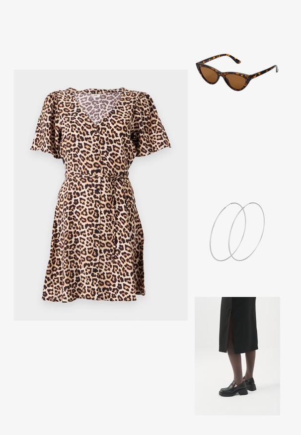 Šaty s leopardím potiskem vyrobené z jemného materiálu, s výstřihem do V, krátkými volánkovými rukávy, knoflíkovým zapínáním a zavázaným pasem. Délka sukni je nad kolena.; Černé kožené boty s kulatou špičkou, silným blokovým podpatkem a elastickými bočními akcenty, spárované s tmavými punčochami a černou sukní se rozparkem.; Sluneční brýle ve stylu kočičích očí s černo-oranžovým želvovinovým rámem, hnědými skly a elegantními, špičatými konci. Obsahují minimalistické logo na straně.; Stříbrné kruhové náušnice s minimalistickým designem. Kruh, hladký povrch a tenký profil. Lehká konstrukce s lesklým povrchem.