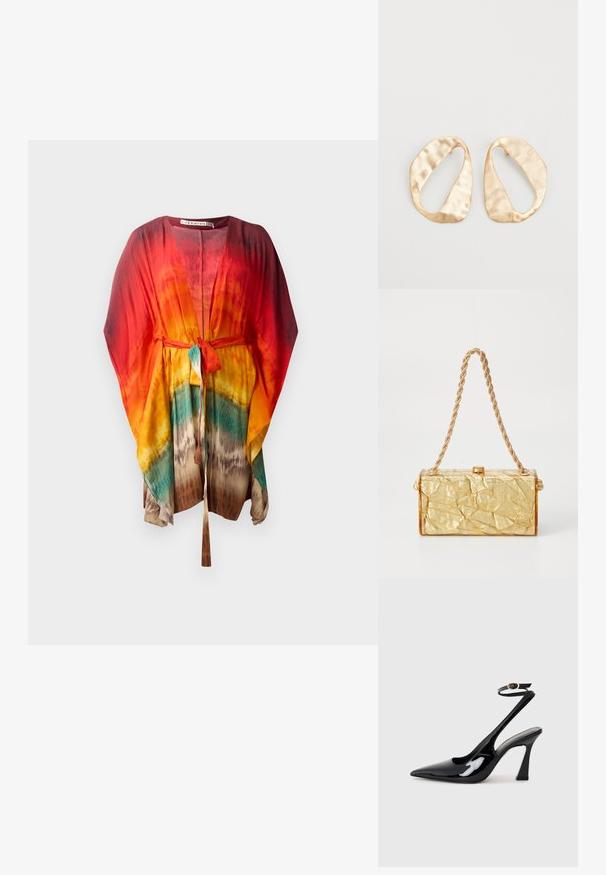 Lekki, kolorowy kimono z wiązanym paskiem. Posiada żywy gradient czerwieni, pomarańczy, żółci i turkusu. Miękki, zwiewny materiał.; Czarne lakierowane szpilki slingback na wysokim obcasie z wydłużonym noskiem, regulowanym paskiem na kostce i umiarkowanym obcasem w kształcie bloku. Gładka struktura z błyszczącym wykończeniem.; Złota torebka o pomarszczonej fakturze w kształcie prostokąta, z łańcuszkowym paskiem i zapięciem klapkowym na górze. Gładkie, błyszczące wykończenie.; Para nieregularnych, owalnych kolczyków ze złotego metalu o teksturowanej, lekko młotkowanej powierzchni na białym tle.