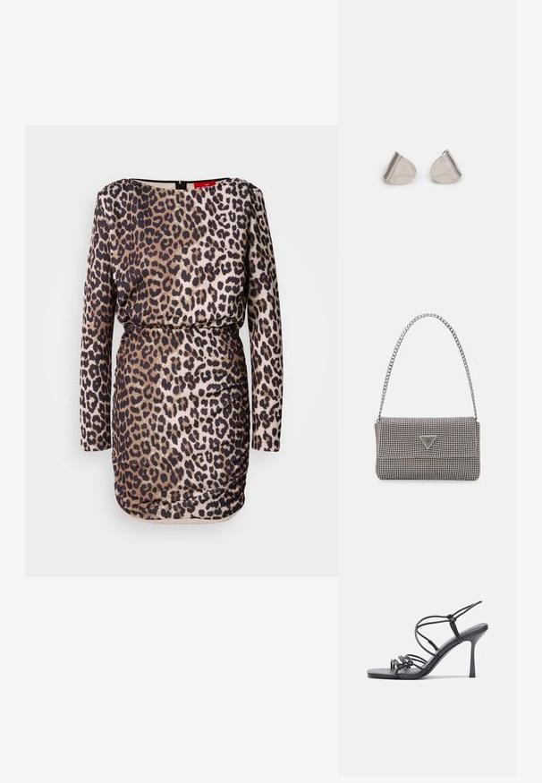 Leopardų rašto suknelė su ilgomis rankovėmis, apvaliu iškirpimu, raukšlėmis ir prilipusiu siluetu. Pagaminta iš lygios, tamprios medžiagos.; Juodos aukštakulnės sandalai pasižymi plonyčiais dirželiais su mazgo dizainu, lygiu kvadratiniu pirštu ir elegantišku stiletto kulnu.; Šviesiai pilka metalinė rankinė su grandinėlės dirželiu, papuošta mažais apvaliais metaliniais smeigėmis ir trikampiu prekės ženklu.; Sidabriniai metaliniai auskarai su lygiu, ašaros formos dizainu ir blizgiu paviršiumi. Subtilūs raižiniai prideda detalumo. Minimalistinis dizainas.