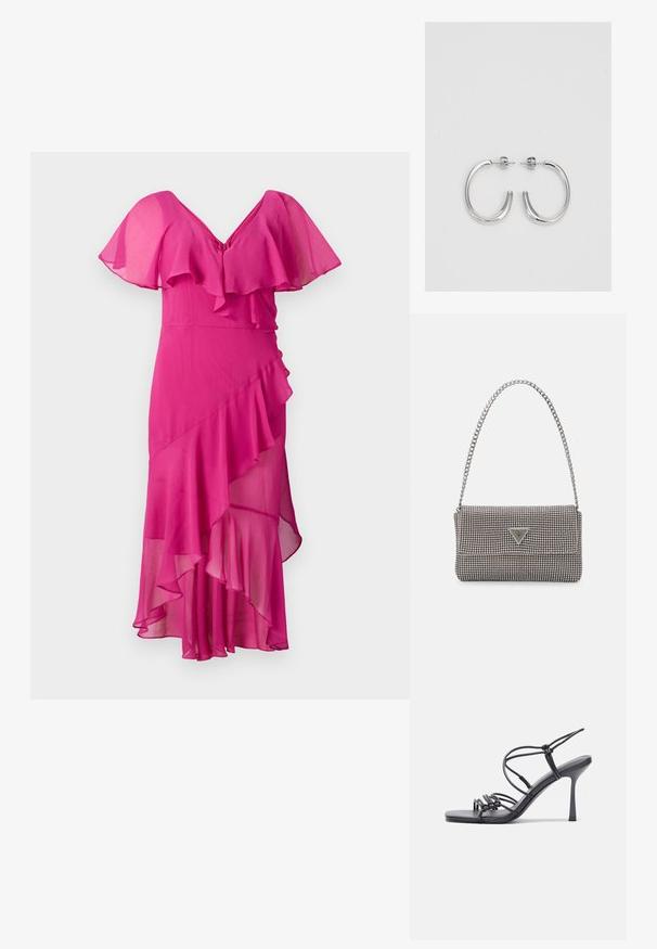 Fukszia ruha V-nyakkivágással, bővülő ujjal és réteges fodrokkal. Könnyű anyagból készült, aszimmetrikus szegéllyel és texturált anyagáramlással.; Fekete magas sarkú szandálok vékony pántokkal, csomózott mintával, sima négyzetes orral és karcsú stiletto sarkal rendelkeznek.; Világosszürke fémes kézitáska lánc pánttal, kis kör alakú fém kifinomult díszítéssel és háromszög alakú márkagéppel.; Ezüst karika fülbevalók sima, fényes felülettel. Lekerekített forma, könnyű kialakítással, tűs zárómechanizmussal.