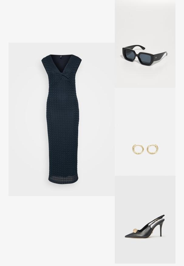 Ceļgalu garuma, tumši zila, teksturēta kleita ar V veida kakla izgriezumu un īsām piedurknēm. Iespējo griezuma detaļa priekšā un taisns apakšmalas griezums.; Melnas ādas sandales ar norādītu purngalu, zelta bumbu akcentu un šauru papēdi. Iespējots izgriezums apkārt potītei.; Melnas lielas saulesbrilles ar ģeometrisku dizainu, taisnstūrveida lēcas un spīdīgu apdari. Uz priekša nav redzama zīmola.; Zelta auskari ar gludu, noapaļotu dizainu. Iekļauj mazu eņģu aizdari, vieglu izskatu un pulētu apdari.