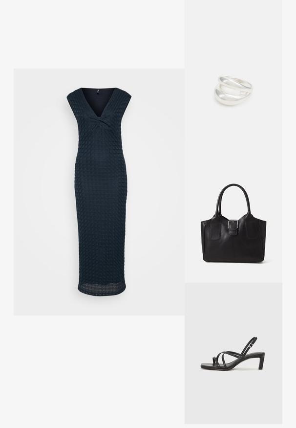 Ceļgalu garuma, tumši zila, teksturēta kleita ar V veida kakla izgriezumu un īsām piedurknēm. Iespējo griezuma detaļa priekšā un taisns apakšmalas griezums.; Melnas strappy sandales ar kvadrātveida purngaliem un zemu bloku papēdi. Ievērojamas ar vairākiem plāniem siksniņām un regulējamu potītes siksniņu. Izgatavotas no gludas ādas.; Melnas ādas somiņa ar gludu tekstūru, strukturētu formu, divām rokturām un izteiktu sudraba sprādzi priekšpusē.; Sudraba divu joslu gredzens ar gludu, pulētu virsmu. Iezīmējas ar plūstošu, izliekta dizaina struktūru ar pārklājošām sekcijām modernam izskatam.