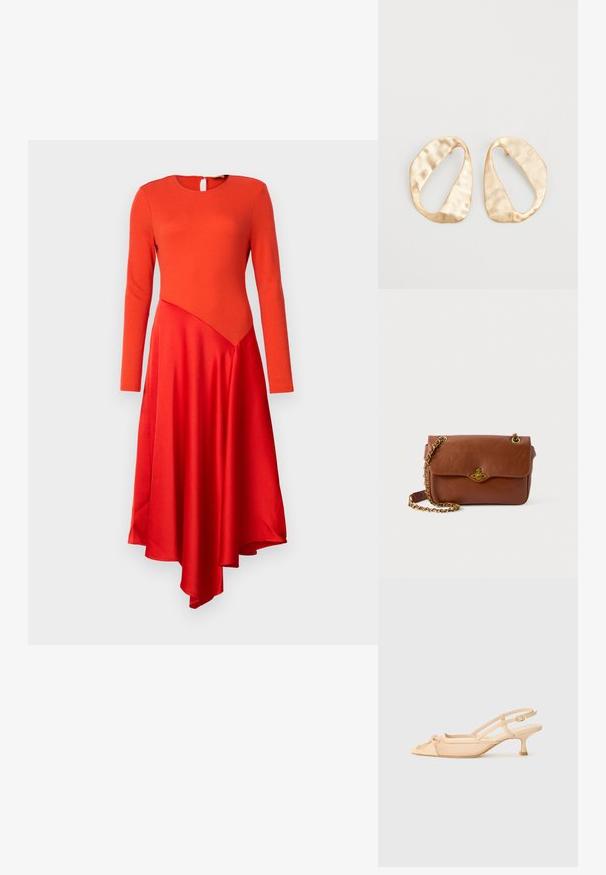 Raudona suknelė su ilgomis rankovėmis, apvaliu kaklu ir rakto skylutės tipo nugarėlė. Suknelė turi lygų viršų ir asimetrišką satino sijoną su plazdančiu apdaila.; Stuart Weitzman KITTY - Klasikiniai aukštakulniai - beige/barely beige; Ruda odinė per petį nešama kuprinė su užsegimu ant sklendės, auksinės spalvos aksesuarais ir grandinėlės dirželiu. Lygus paviršius, stačiakampio forma, minimalus apipavidalinimas.; Nedidelis nereguliarus ovalo formos aukso tono metalinių auskarų pora su tekstūruota, šiek tiek kalta paviršiumi ant balto fono.
