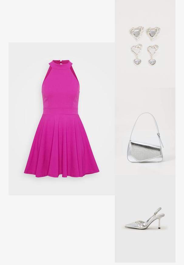 Rochie roz ajustată cu guler înalt, fără mâneci, și fustă evazată. Fabricată dintr-un material uniform, fără modele vizibile sau accesorii.; Pantofii cu toc înalt, argintii, cu vârf ascuțit, finisaj metallic, două curele decorative și un toc subțire cu vârful negru.; Geantă metalică argintie cu formă triangulară, textură netedă și o curea subțire, ajustabilă pentru umăr. Prezintă un design cu pliere și cusături.; Cerceii în formă de inimă argintie sunt decorați cu pietre clare fațetate, având un cadru texturat. Setul include stiluri cu buton și cu pandantiv.