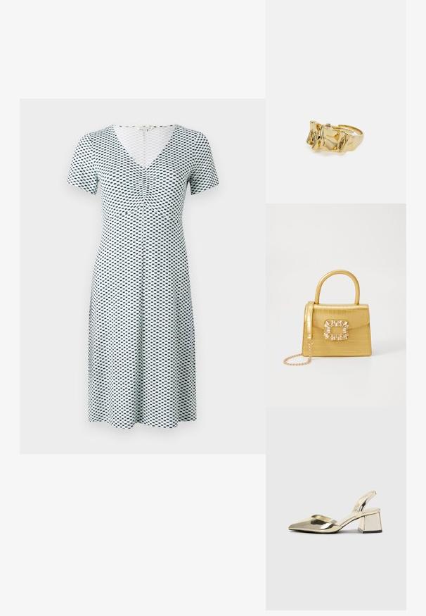 Kratka obleka s kratkimi rokavi v beli barvi z modrim geometrijskim vzorcem. Ima V-izrez in nabrane detajle na prsih, izdelana iz mehkega in raztegljivega materiala.; Zlati, kovinski slingback čeveljci z ostrim nosom in masivnim peto. Gladka tekstura, minimalistična zasnova in ozka zanka.; Rumeno usnjeno-usnje z vzorcem krokodila, s strukturiranim dizajnom, zgornjo ročajem, snemljivo verižico in dekorativnim kristalnim okrasjem na zaponki.; Zlati prstan z teksturiranim, valovitim dizajnom, ki ima tri izrazite vrhove. Gladka, sijoča površina z odprtim pasom za prilagodljivo prileganje.