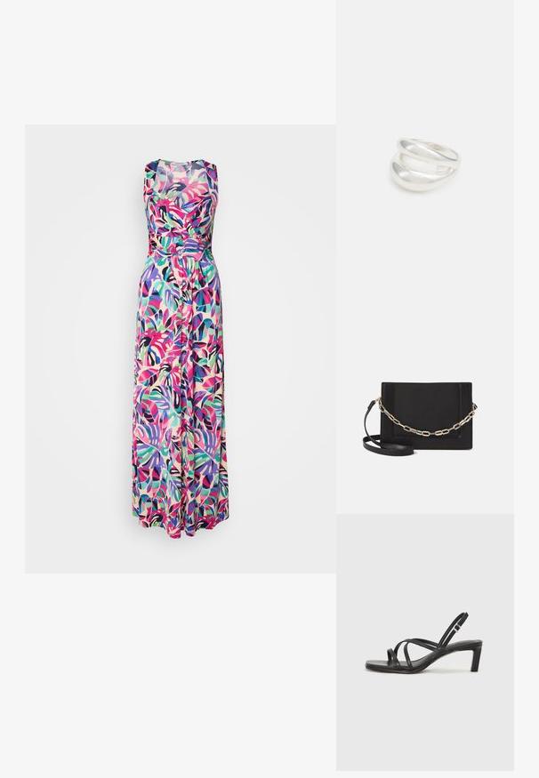 Maxiklänning med en figursydd liv och utsvängt kjol, med ett mönster av flerfärgade tropiska blad på en ljus bakgrund. Slät tygtextur.; Svart sandaler med remmar och fyrkantig tå samt låg blockklack. Har flera tunna remmar och en justerbar ankelrem. Tillverkad av mjukt läder.; Svart läder crossbody-väska med en slät yta, rektangulär form och metallickedjedetalj på framsidan. Justerbar rem ingår.; Silver ring med dubbel band och en slät, polerad yta. Har en flödande, böjd design med överlappande sektioner för en modern stil.