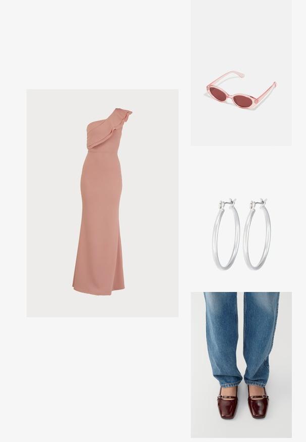 Vienos peties, rožinė maksi suknelė su volaniniu apykakle, prigludusia kūno dalimi ir glotnia, elastinga medžiaga. Suknelė ilga iki grindų su nedideliu šoniniu įpjovimu.; Bordo lakinės odos bateliai su kvadratiniu pirštu ir kulkšnies dirželiu, derinami su šviesiai mėlynomis laisvo kirpimo džinsais. Bateliai turi blizgų paviršių.; Rožinės permatomos saulės akinių su ovaliais objektyvais, tamsiai raudonu tonu ir siaurais šonais, kurie pasižymi glotnia danga ir subtiliomis detalėmis ant rėmo.; Sidabriniai auskarai su sklandžiu, poliruotu paviršiumi. Apvalios formos ir saugus uždarymo mechanizmas. Lengvas dizainas, tinkantis kasdieniam dėvėjimui.