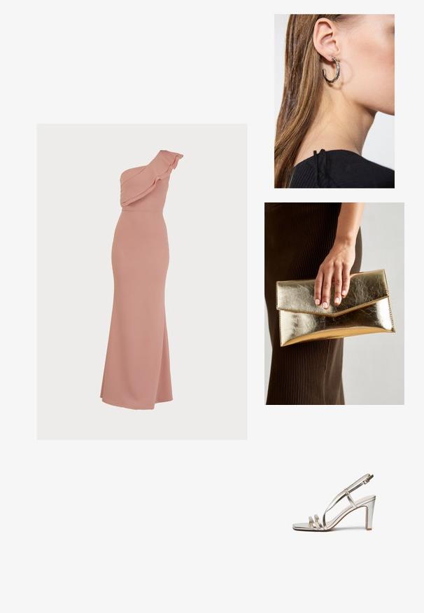 Ühe õlaga roosa maxi-kleit, millel on rippuvad ääred, istuv kehaosa ja sile, veniv kangas. Põrandani ulatuv disain koos kerge küljetaskuga.; Metallilise hõbedase värvi kõrge kontsaga sandaal avatud varbaga, millel on jalas kolm õhukest rihma ja pahkluuring koos kinnitusega.; Kuldne metallist käekott, millel on sile tekstuur ja kolmnurkne klapp. Kotti hoidev käsi on hoolikalt maniküüritud küüntega.; Hõbedane rõngas kõrvarõngas poleeritud viimistlusega, millel on väikesed kuldsed aktsendid ja ümmargune kuju, kantud lobus.
