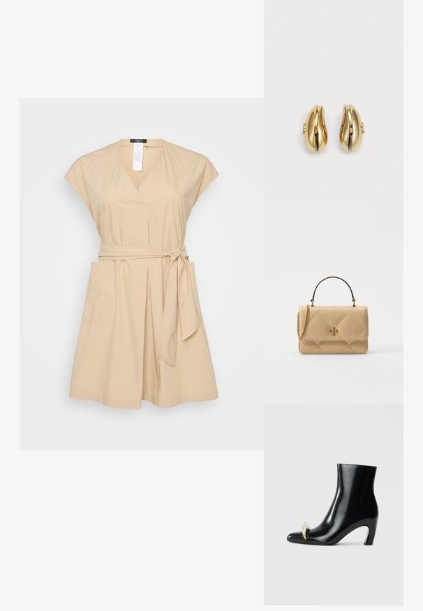 Bežinė suknelė trumpomis rankovėmis, V formos iškirpte, su surišamu diržu juosmenyje ir dviem šoninėmis kišenėmis. Pagaminta iš lygaus audinio, laisvu kirpimu.; Juodi aulinukai, pagaminti iš blizgios odos, su smailia nosimi ir dekoratyviu aukso bei sidabro akcentu priekyje. Bloko kulnas.; Kailiniuotas šviesiai rudas odinis rankinukas su auksinės spalvos detalėmis, grandinėlės petnešomis ir viršutine rankena. Yra priekinė uždanga ir išskirtinis logotipo akcentas.; Aukso spalvos auskarai su srauniu, kreiviu dizainu. Kiekvienas auskoras turi lygų paviršių ir mažą užsegimą su dekoratyviu akcentu.