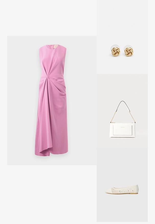 Vestido sem mangas em tecido rosa claro, apresenta um detalhe frontal torcido e uma barra assimétrica, com uma textura suave e um brilho subtil.; Sandal com biqueira apontada em pele creme com parte superior transparente decorada com strass dispersos. Sola macia para conforto, design minimalista.; Bolsa de mão branca em couro com acabamento texturizado, featuring a corrente dourada e detalhes pretos. Inclui um bolso frontal e fecho com zipper.; Brincos de pressão em tom dourado com um design torcido. Cada brinco possui uma base circular transparente para um uso seguro.