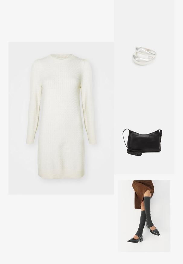 Kreminės spalvos megzta suknelė su ilgomis rankovėmis, raštuotais rankogaliais ir tekstūruotu raštu visame paviršiuje; apvalus iškirpimas ir apačia krenta virš kelių.; Juodi lakuoti odiniai batai su aštriu kuma ir bloko kulnu, derinami su pilkais riebiais kojų šildytuvais ir rudais zomšiniais sijonais.; Juodas odinis petinis krepšys su lygiu paviršiumi, išlenkta forma, reguliuojama dirželiu ir užtrauktuku. Minimalistinis dizainas be puošmenų.; Sidabrinis dvigubas žiedas su lygiu, poliruotu paviršiumi. Pasižymi sklandžiu, kreiptu dizainu su persipinančiomis dalimis, suteikiančiomis modernų išvaizdą.