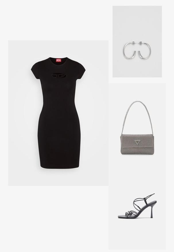 Juoda prilipusi suknelė su trumpomis rankovėmis. Yra apvalus iškirpimas ir subtilus Diesel logotipas išsiuvinėtas derančia spalva krūtinėje.; Juodos aukštakulnės sandalai pasižymi plonyčiais dirželiais su mazgo dizainu, lygiu kvadratiniu pirštu ir elegantišku stiletto kulnu.; Šviesiai pilka metalinė rankinė su grandinėlės dirželiu, papuošta mažais apvaliais metaliniais smeigėmis ir trikampiu prekės ženklu.; Sidabrinės auskarai žiedai su lygiu, blizgiu paviršiumi. Suapvalinta forma, lengvas dizainas, su uždarymu ant smeigtuko.