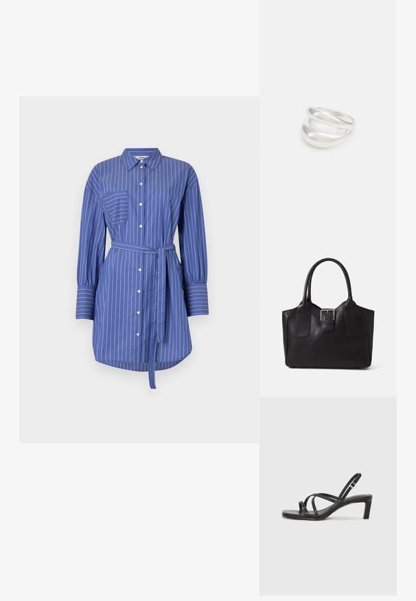 Modrá pruhovaná košilová šaty s dlhými rukávmi, gombíkovým zapínaním, vreckom na ľavej hrudi a opaskom z rovnakého materiálu v páse.; Čierne sandále na vysokom podpätku so štvorcovou špičkou a nízkym blokovým podpätkom. Obsahujú viacero tenkých popruhov a nastaviteľný členkový popruh. Vyrobené z hladkej kože.; Čierna kožená taška s hladkou textúrou, štruktúrovaným tvarom, dvoma uchami a výrazným strieborným prackovým detailom na prednej strane.; Strieborný prsteň s dvojitým pásikom s hladkým, lesklým povrchom. Má plynulý, zakrivený dizajn s prekryvajúcimi sa časťami pre moderný vzhľad.