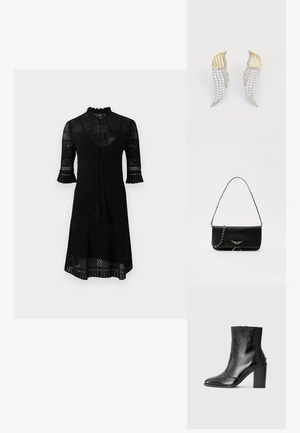 Zwarte gebreide jurk met een hoge hals, driekwart mouwen met gerafelde randen en een textuurpatroon doorheen. Inclusief een strik met franjes.; Zwarte leren enkelboot met een gladde textuur, spitse neus en een gedurfde hoge hak. Beschikt over een zijopening en een minimalistisch ontwerp.; Zwarte leren handtas met een zilveren kettingband, voorzien van decoratieve vleugelaccenten en witte stiksels langs de onderste naad.; Twee vleugelvormige oorbellen van zilverkleurig metaal met heldere, rond geslepen rhinestones en gouden metaalaccenten in een gelaagd ontwerp.