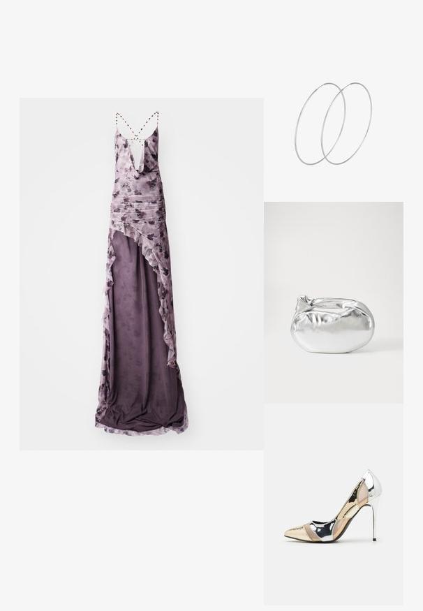 Vijolična cvetna maxi obleka z globokim V-izrezom in križnimi naramnicami, ki ima plastične volane in mehak, tekoč tekstur.; Čevlji z visoko peto in konico, v barvni kombinaciji srebrne, zlate in nude. Sijajna obdelava z izrezljanim dizajnom, z igličasto peto.; Srebrna kovinska torbica z mehko, zaobljeno obliko in zavezano zgornjo zaporo. Narejena iz gladkega umetnega usnja.; Srebrne uhane v obliki obroča z minimalističnim dizajnom. Krožna oblika, gladka tekstura in tanek profil. Lahki s poliranim zaključkom.