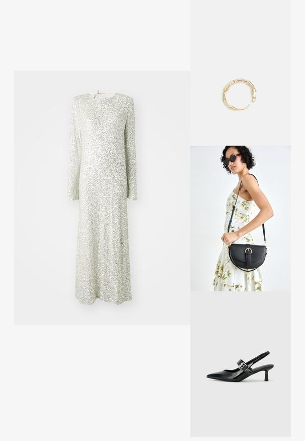 Garie garām piedurknēm, grīdas garuma kleita, izgatavota no spīdīgiem sudraba paildumiem, ar apaļu kakla izgriezumu un saišu detaļu aizmugurē.; Melnas lakotas ādas sūkņa kurpes ar norādītu purngali un mazu bloku papēdi, ar sudraba sprādzi akcentā uz jostas.; Melnas ādas rokassoma ar izliekta formu, noņemamu siksnu un zelta aksesuāriem. Somai ir vāciņš ar sprādzes detaļu.; Zelta toņa gredzens ar organisku, vērptu dizainu, gludu virsmu un sašaurinātiem galiem, radot mūsdienīgu, skulpturālu izskatu.