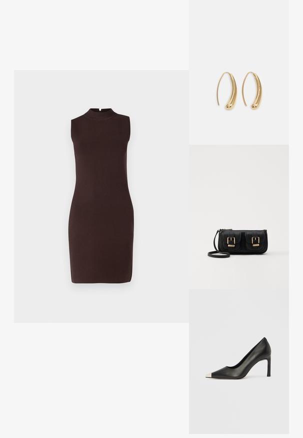 Brun ærmeløs tætsiddende kjole med høj hals, lavet af glat stof, der har et minimalistisk design og knælængde.; Sort læder højhælet sko med spids tå og metal-sølv hætte. Har en glat finish og en slank hæl på 10 cm.; Sort læder crossbody taske med to frontlommer, guldspænder, lynlåslukning og en slank rem. Struktureret overflade og kompakt rektangulær form.; Guldfarvede metal hoops øreringe med en bøjet, forlænget form. Har en glat, skinnende overflade og en afrundet spids for ekstra detalje.