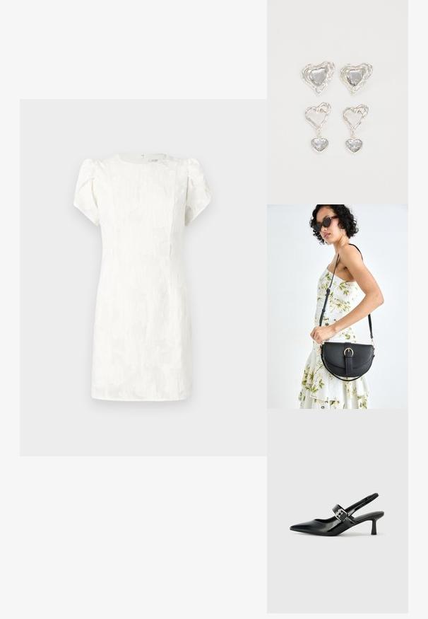 Bela obleka s kratkimi rokavi z teksturiranim cvetličnim vzorcem, oprijetim krojem in skritim zadrgo na hrbtni strani, z nežnimi nabranimi rokavi.; Črne patent usnjene slingback pete s koničastim nosom in majhnim blok peto, ki vključujejo srebrno zaponko na traku.; Črna usnjena torbica s ukrivljeno obliko, z odstranljivo naramnico in zlatimi dodatki. Torbica ima pokrov s podrobnostmi v obliki zaponke.; Srebrni uhani v obliki srca vsebujejo fasetirane prosojne kamne ter teksturiran okvir. Komplet vključuje stenske in viseče sloge.