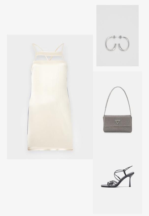 Tej érintésű, krémszínű selyemruha vékony pántokkal, amelynek dekoltázsán kivágás található, kék oldalsó díszítéssel. Simára kidolgozott anyag, midi hosszúságú.; Fekete magas sarkú szandálok vékony pántokkal, csomózott mintával, sima négyzetes orral és karcsú stiletto sarkal rendelkeznek.; Világosszürke fémes kézitáska lánc pánttal, kis kör alakú fém kifinomult díszítéssel és háromszög alakú márkagéppel.; Ezüst karika fülbevalók sima, fényes felülettel. Lekerekített forma, könnyű kialakítással, tűs zárómechanizmussal.