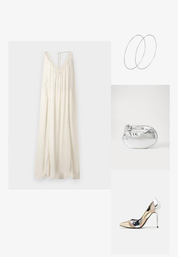 Dlhé, bezrukávové šaty z off-white látky. Majú hlboký V-výstrih s čipkovaným detailom a otvorením na chrbte. Prúdiaci dizajn s jemnou textúrou.; Lodičky s špičatou špičkou v striebornom, zlatom a telovom farebnom prevedení. Lesklý povrch s výrezovým dizajnom, s ihlovým opätkom.; Strieborná metalická taška s mäkkým, zaobleným tvarom a uzáverom s uzlíkom. Vyrobená z hladkej syntetickej kože.; Strieborné kruhové náušnice s minimalistickým dizajnom. Cirkulárny tvar, hladký povrch a tenký profil. Ľahké s lesklým povrchom.