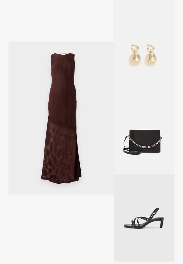 Robe en tricot marron, sans manches, avec une texture côtelée et un bas en maille transparent à motifs, tombant jusqu'à la cheville.; Sandale noire à lanières avec un bout carré et un petit talon bloc. Elle présente plusieurs fines lanières et une sangle de cheville ajustable. Fabriquée en cuir lisse.; Sac bandoulière en cuir noir avec une texture lisse, de forme rectangulaire et un détail en chaîne métallique à l'avant. Sangle réglable incluse.; Boucles d'oreilles en or avec des pendentifs lisses et ronds au fini réfléchissant, suspendues à une attache en créole texturée.