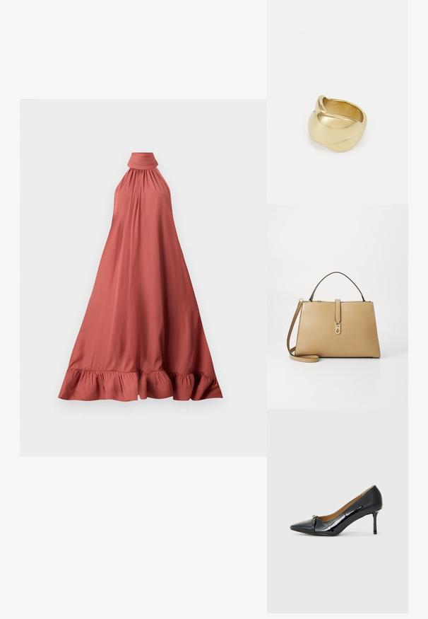 Malina SABRINA HALTER NECK RUFFLED DRESS - Cocktailkjole - terracotta; Sorte patent lær høyhælte sko med spiss tå, dekorativ stroppdetalj foran og tynn stiletthel.; Tommy Hilfiger LIBRE SATCHEL - Håndveske - safari; Gullfarget ring med en glatt, vridd design. Har en polert overflate og avrundede kanter, som skaper en sømløs, flytende form.