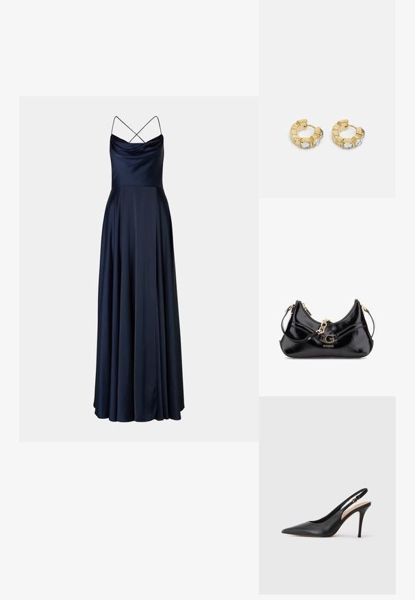 Granatowa satynowa suknia wieczorowa z dekoltem w kształcie cowl, cienkimi skrzyżowanymi ramiączkami oraz zwiewną, długą spódnicą. Gładka tekstura i elegancka sylwetka.; Czarny skórzany sandał na obcasie z wydłużonym noskiem, gładką fakturą i delikatnym paskiem z metalową klamrą.; Czarna torebka z lakierowanej skóry o zakrzywionym kształcie, z złotymi akcentami oraz wyraźnym logo. Zawiera odpinany pasek na ramię.; Złote kolczyki w kształcie obręczy z teksturowanym fasonem i trzema przezroczystymi kryształkami po jednej stronie, oferujące nowoczesną, geometryczną estetykę.