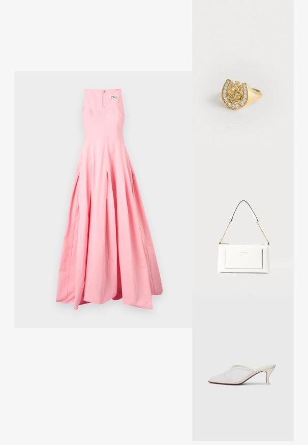 STAUD Îmbrăcăminte de ocazie - pearl pink; Mule alb cu plasă, cu vârf ascuțit, toc subțire de înălțime medie și design slip-on, pe un fundal simplu.; Geantă de mână din piele albă cu un finisaj texturat, având o curea din lanț aurie și accente negre. Include un buzunar frontal și închidere cu fermoar.; Inel de aur cu un design în formă de coroană în interiorul unei potcoave, decorat cu mici pietre clare, pe un fundal alb.