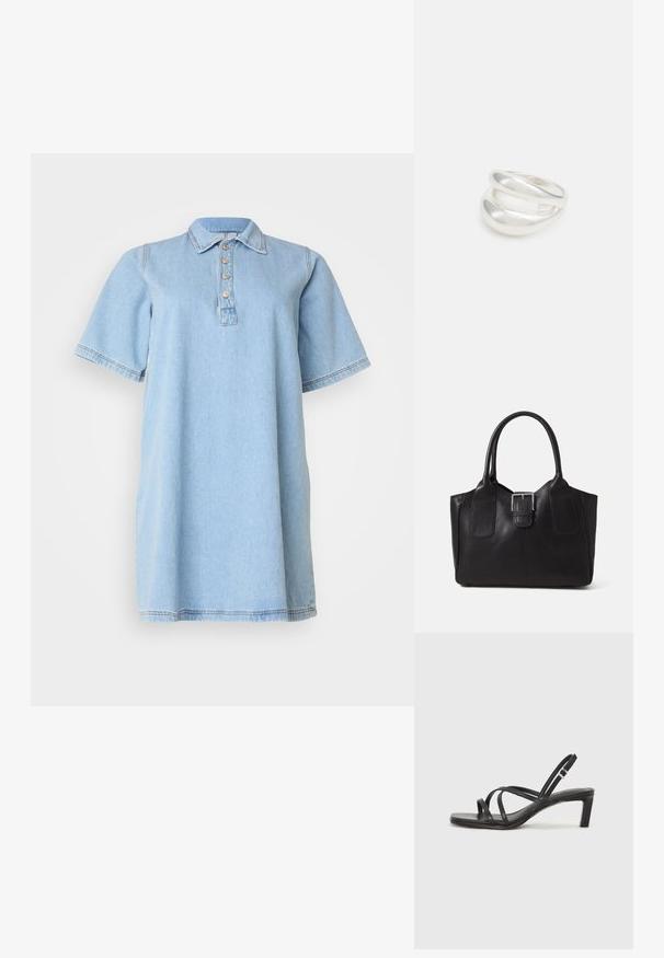 Gaiši zils džinsa kleita ar norādītu apkakli, īsām piedurknēm un piecu pogu aizdari; satur šuvju detaļas apakšmalā un piedurkņu galos.; Melnas strappy sandales ar kvadrātveida purngaliem un zemu bloku papēdi. Ievērojamas ar vairākiem plāniem siksniņām un regulējamu potītes siksniņu. Izgatavotas no gludas ādas.; Melnas ādas somiņa ar gludu tekstūru, strukturētu formu, divām rokturām un izteiktu sudraba sprādzi priekšpusē.; Sudraba divu joslu gredzens ar gludu, pulētu virsmu. Iezīmējas ar plūstošu, izliekta dizaina struktūru ar pārklājošām sekcijām modernam izskatam.