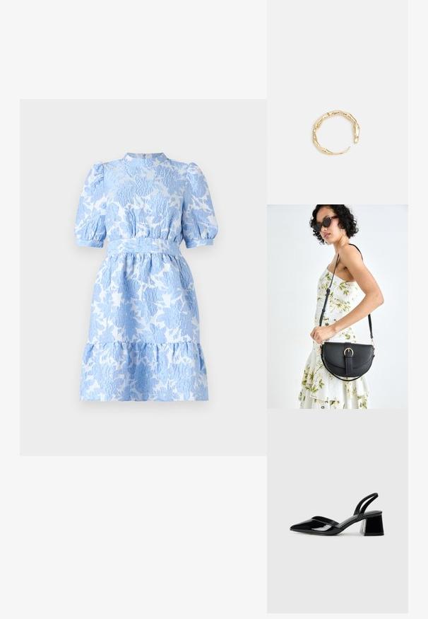 Šviesiai mėlyna suknelė su gėlių raštu, pūstomis rankovėmis, diržu liestyje ir sluoksniuotu sijonu. Tekstūruotas audinys su minkštu blizgesiu.; Juodos lakuotos odinės šlepetės su smailiu pirštu ir geometriniu bloko kulnu. Turi elegantišką, minimalistinį dizainą ir lygų paviršių.; Juodas odinis krepšys su išlenkta forma, nuimamu dirželiu ir auksiniais detalėmis. Krepšys turi kilpą su sagtimi.; Auksinės spalvos žiedas, turintis organišką, sukimosi dizainą su lygiu paviršiumi ir siaurėjančiais galais, sukuriantis modernią skulptūrinę išvaizdą.