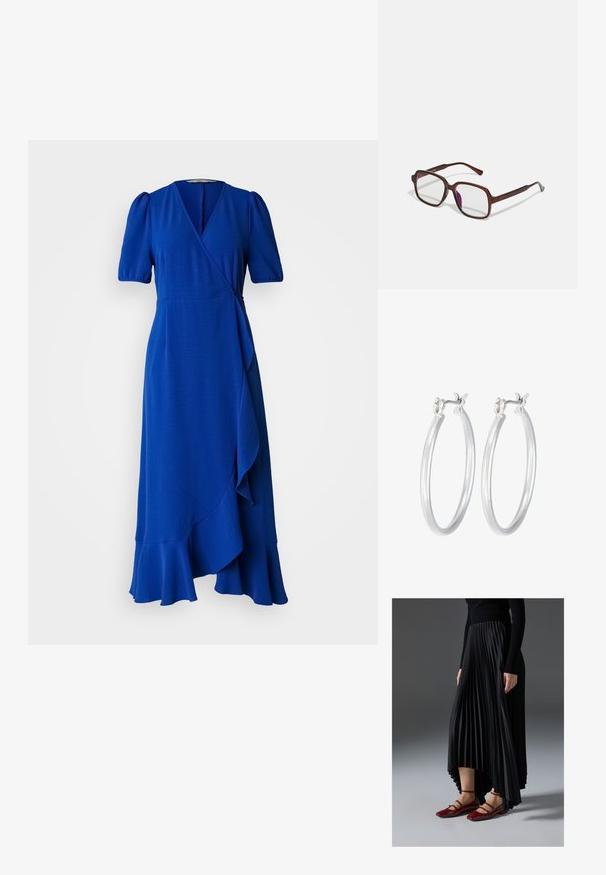 Zila, ietīšanas stila kleita ar īsām pūkām, dziļu V veida kakla izgriezumu un viļņotu apakšmalu. Izgatavota no teksturētas auduma, ar sānu sasiešanas detaļu.; Melna plisēta kleita ar augstu priekšpusi un zemāku aizmuguri, saskaņota ar spīdīgām sarkānām dzīvokļa kurpēm ar siksnu dizainu. Audumam ir gluda tekstūra.; Brūnas, taisnstūra formas brillēs ar caurspīdīgām lēcām un purpura nokrāsām. Gluda plastmasas apdare ar taisnām tempļiem un smalkiem akcentiem.; Sudraba riņķveida auss gredzeni ar gludu, pulētu apdari. Apaļa forma un drošs klikšķa augšējais slēgums. Viegls dizains, kas piemērots ikdienas valkāšanai.