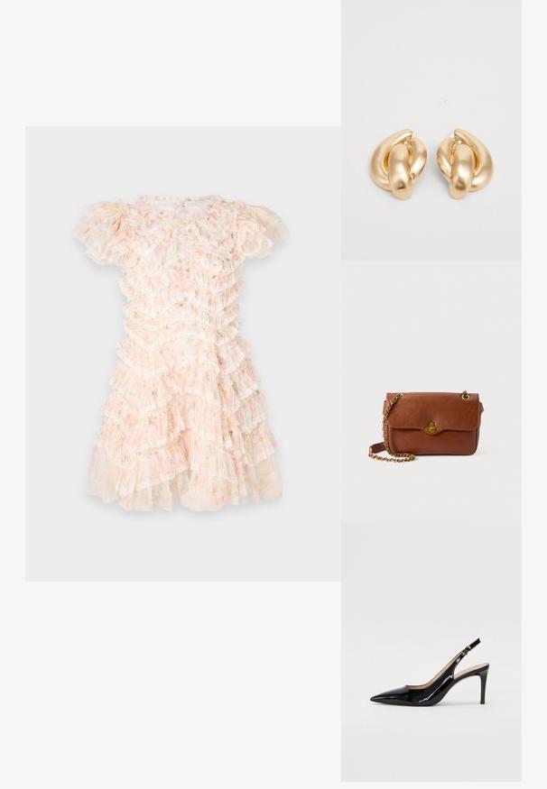 Kukallinen mekko vaaleanpunaisessa ja kerma-värisessä sävyssä, jossa on kerroksellisia frilloja ja pitsikoristeita. Lyhyet puffihihat ja pyöreä kaula-aukko.; Musta lakattu nahkainen slingback-korkokenkä, jossa on terävä kärki, kapea korko ja hillitty leikkaussuunnittelu. Varressa on kultainen solki.; Ruskea nahkainen olkalaukku, jossa on läppäkiinnitys, kultaiset yksityiskohdat ja ketjuhihna. Sileä pinta, suorakulmainen muoto, minimaalinen yksityiskohtaisuus.; Korolliset kultasävytteiset korvakorut, joissa on kierretty muotoilu, sileä ja kiiltävä pinta sekä pyöreät muodot. Jokaisen koko on noin 5 senttimetriä.