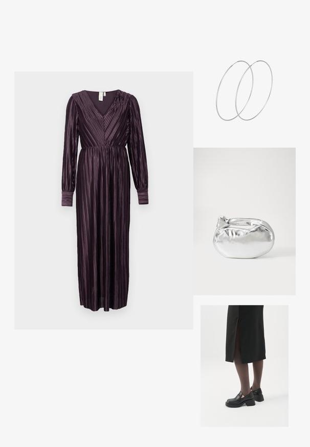 Ilgas slyvų spalvos suknelė su V formos iškirpte, ilgomis rankovėmis ir vertikaliomis klostėmis. Minkšta medžiaga ir susirinkusi juosmens linija pabrėžia formą ir srautą.; Juodos odinės bateliai su apvaliu nosiu, stora blokine pakulne ir elastingais šonais, derinami su tamsiomis pėdkelnėmis ir juoda sijonu su plyšiu.; Sidabrinė metalinė maišelio forma su švelnia, apvalia forma ir mazgu užveriamu viršumi. Pagaminta iš lygios dirbtinės odos medžiagos.; Sidabrinės pusmėnulio auskarai minimalistiniu dizainu. Apskritimo forma, lygus paviršius ir plonas profilis. Lengvi su poliruotu apdailu.