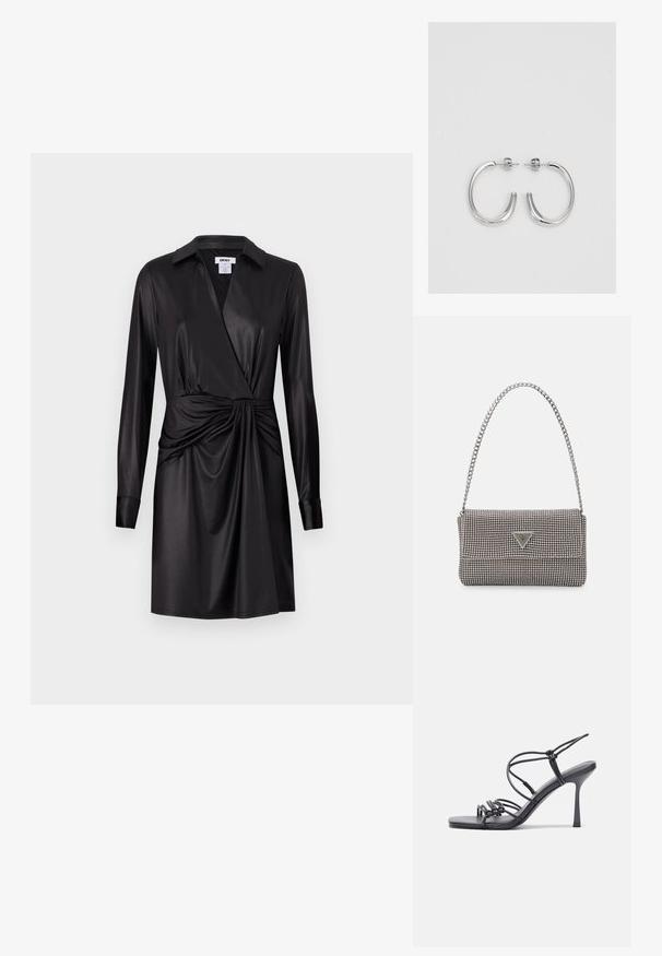 Črna obleka z dolgimi rokavi, narejena iz sijočega satena. Ima zamotan detajl v predelu pasu in klasičen ovratnik.; Črne visoke sandale na peto imajo tanke naramnice z vozlom, gladek kvadratni toe in eleganten stiletto peto.; Svetlo siva kovinska torbica z verižnim ročajem, okrašena z majhnimi okroglimi kovinskimi bleščicami in trikotnim logotipom blagovne znamke.; Srebrne uhančke v obliki obroča z gladko, sijočo površino, ukrivljene oblike in zapiranjem na zatič. Minimalistična zasnova z modernim zaključkom.
