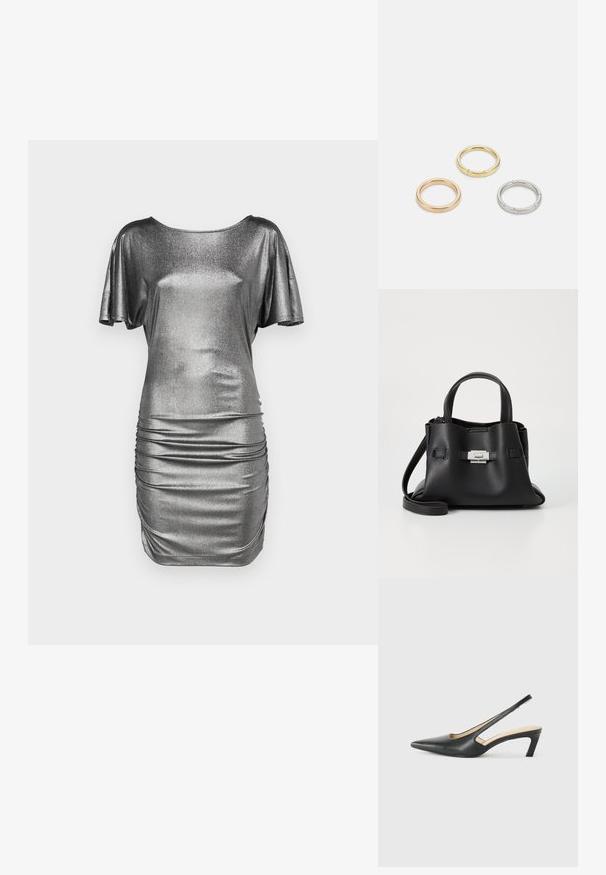 Lesklé stříbrné šaty s krátkými rukávy, těsně přiléhající k tělu a s nařasenou strukturou po stranách. Hladká, metalická tkanina s elegantním siluetou.; Černý špičatý slingback s nízkým podpatkem, vyrobený z hladké kůže, s výřezem na boku pro lepší prodyšnost.; Černá kožená kabelka s texturovaným povrchem, vybavená dvěma horními uchy, odnímatelným ramenním popruhem a stříbrným detailem s uzávěrem.; Tři kovové prsteny: jeden růžově zlatý, jeden zlatý s texturovanými detaily a jeden stříbrný, všechny s vyrytým brandingem na vnitřním boku.