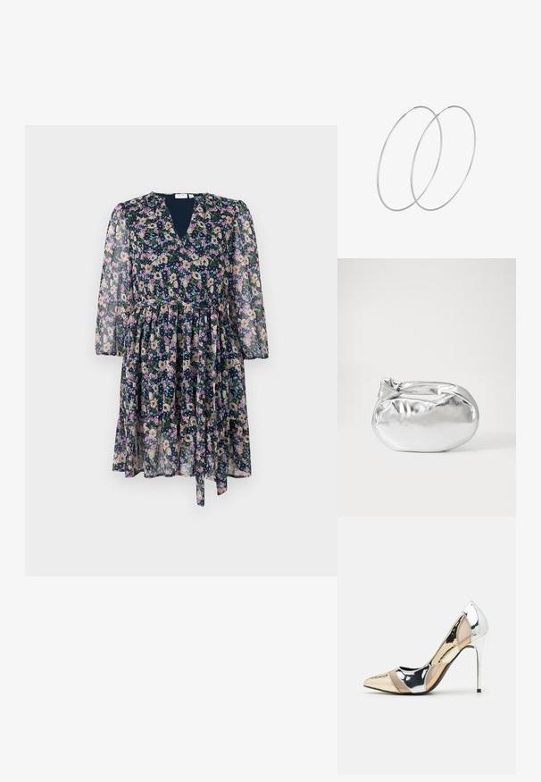 Květinové šaty z průsvitné tkaniny, s námořnickou základnou, výstřihem do V, dlouhými rukávy a nabíranou sukní s detailem na zavazování.; Lodička s špičatou špičkou a kombinací stříbrné, zlaté a tělové barvy. Lesklý povrch s vykrojeným designem, s jehlovým podpatkem.; Stříbrná kovová taška s měkkým, zaobleným tvarem a uzávěrem s uzlem. Vyrobena z hladké umělé kůže.; Stříbrné kruhové náušnice s minimalistickým designem. Kruh, hladký povrch a tenký profil. Lehká konstrukce s lesklým povrchem.