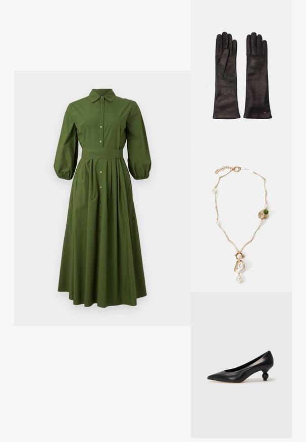 Lesní zelené šaty s dlouhým rukávem, úzkým pasem, knoflíkovým zapínáním vpředu a splývavou sukní. Mají límcový výstřih a nabírané rukávy.; Černá kožená vysoká bota na podpatku s špičatou špičkou a kulatým, zaobleným podpatkem. Hladká textura s elegantním, minimalistickým designem.; Weekend Max Mara SENAPE - Rukavice - nero; Zlatý náhrdelník s propletenými články, bílými perlami a akcentem zeleného kamene. Obsahuje složité detaily a zapínání.