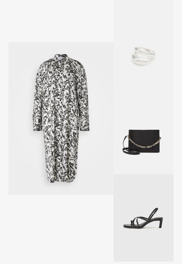 Čierno-biele šaty s kvetinovým potlačou, dlhými rukávmi, gombíkovým zapínaním, golierom a voľným strihom, vyrobené z ľahkej tkaniny.; Čierne sandále na vysokom podpätku so štvorcovou špičkou a nízkym blokovým podpätkom. Obsahujú viacero tenkých popruhov a nastaviteľný členkový popruh. Vyrobené z hladkej kože.; Čierna kožená crossbody taška s hladkou textúrou, obdĺžnikovým tvarom a kovovým reťazovým detailom na prednej strane. Súčasťou je nastaviteľný popruh.; Strieborný prsteň s dvojitým pásikom s hladkým, lesklým povrchom. Má plynulý, zakrivený dizajn s prekryvajúcimi sa časťami pre moderný vzhľad.