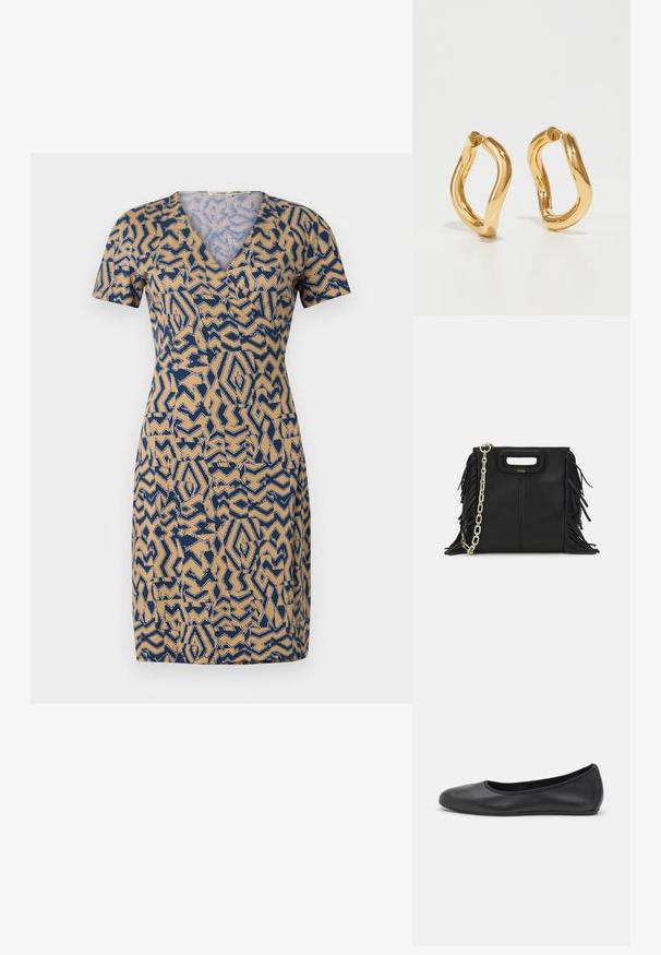 Kratka obleka s kratkimi rokavi v bež barvi z modrim abstraktnim vzorcem, z V-izrezom in prilegajočim pasom. Narejena iz lahkotnega materiala.; Črne usnjene balerinke z zaobljenim nosom, gladko teksturo, minimalnimi šivi in fleksibilno zasnovo podplata.; Črna usnjena ročna torba z detajli fringa, zlatim verigo za rame in izrezanim ročajem. Na sprednji strani je nameščen logotip.; Zlate uhane iz krogov s krivuljasto, nepravilno obliko in gladko, polirano površino. Brez vidnih dodatkov ali okrasitev.